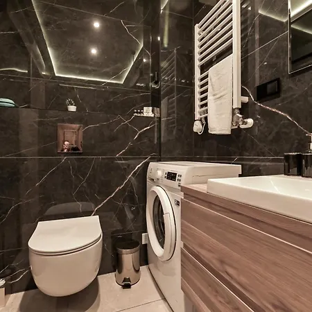 Royal House 木屋 扎科帕内