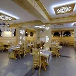 Royal House 木屋 扎科帕内