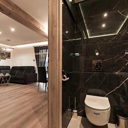 Royal House Chalet *